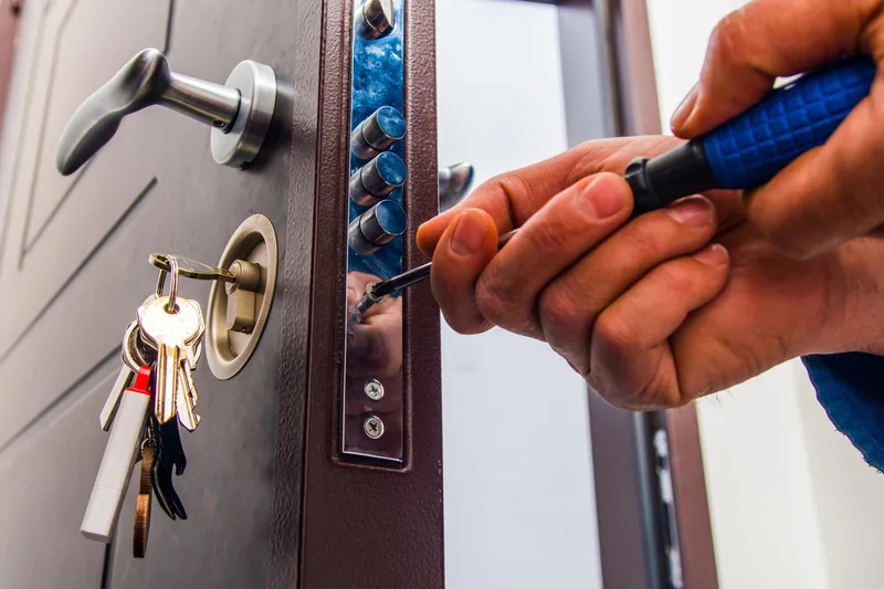 Serrurier professionnel en intervention — Serrurier Paris 1er, Paris 1er